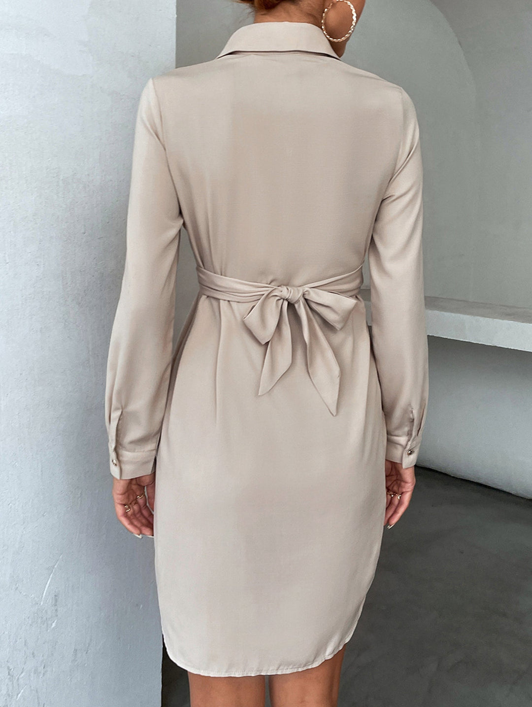 Elegant cross-over fitted shirt dress – White Dress