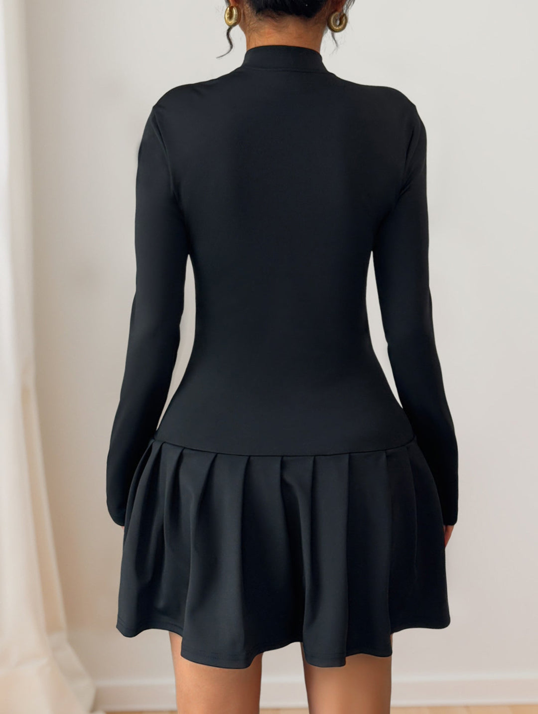 High-neck bow button dress – White Dress