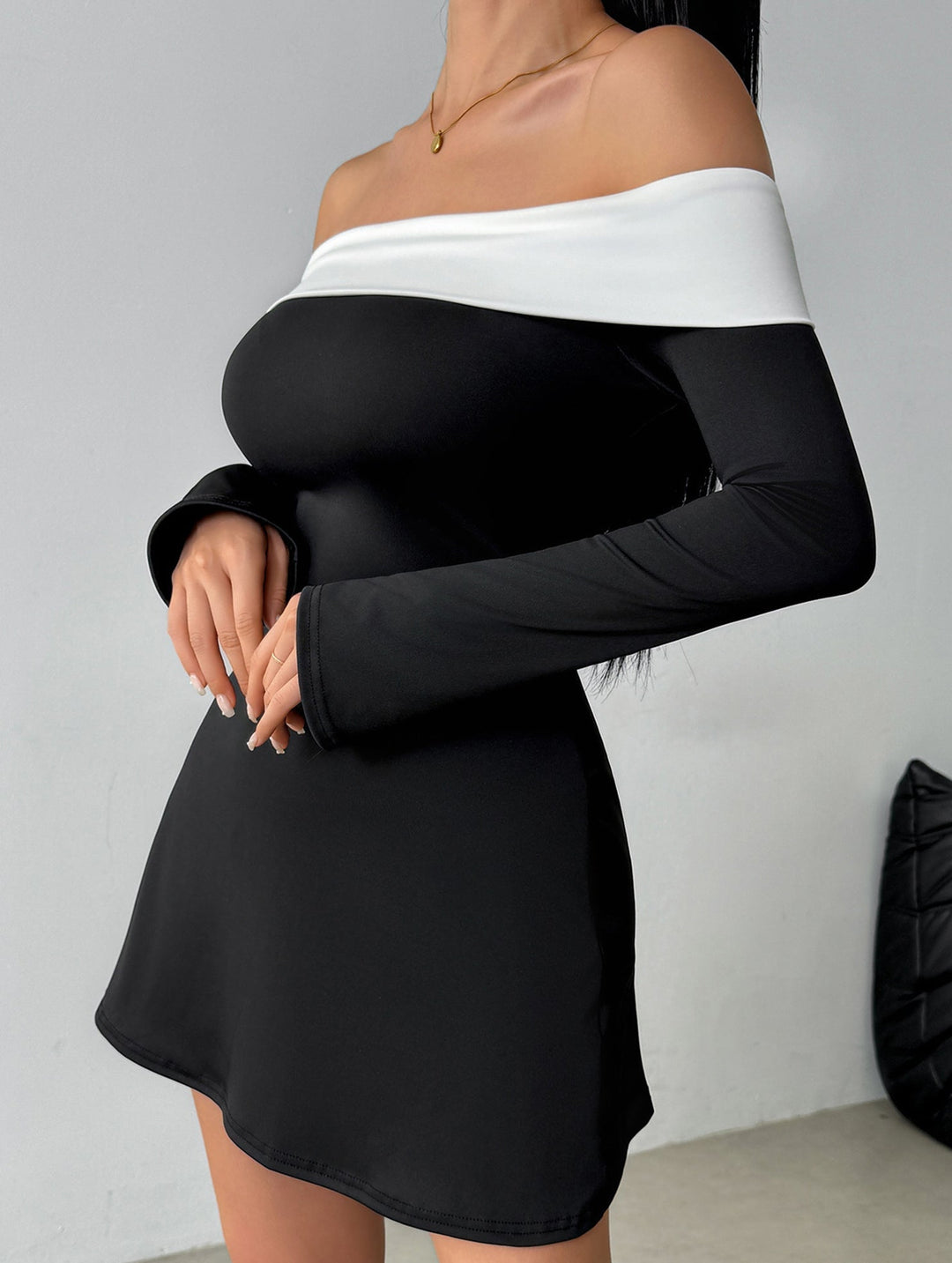 off-shoulder bell sleeve dress – White Dress
