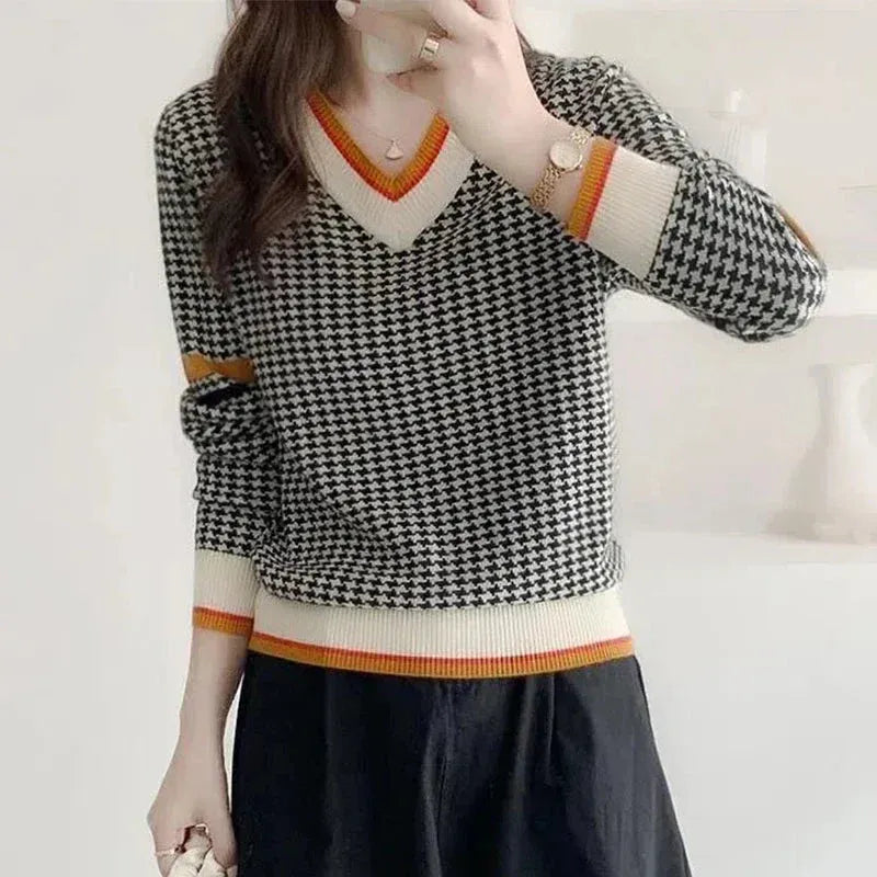 Susanna | V-Neck Houndstooth Sweater for Women