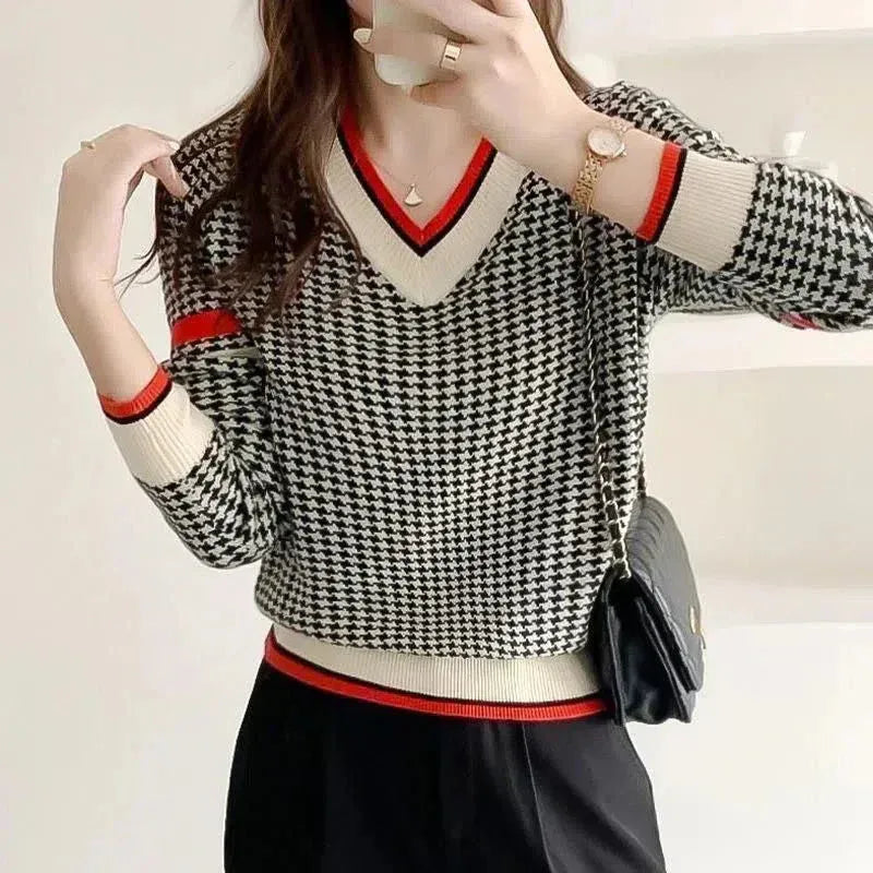 Susanna | V-Neck Houndstooth Sweater for Women